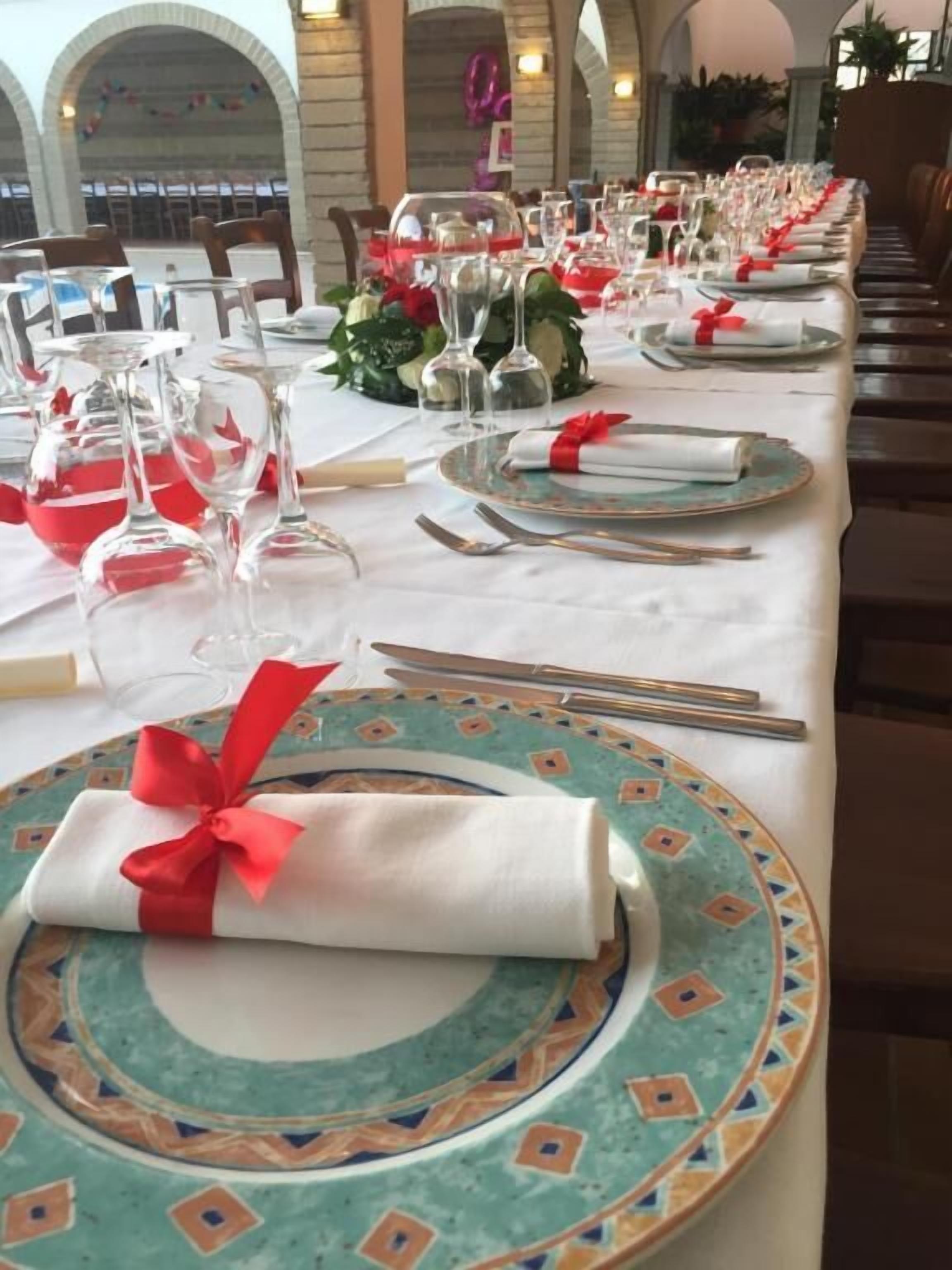 Déjeuner et d îner servis sur place