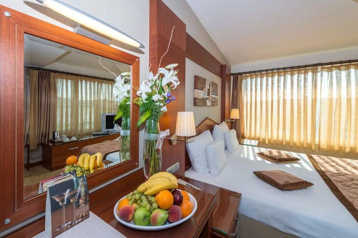 1 bedroom, minibar, in-room safe, desk