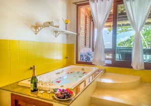 Elite-Villa, 3 Schlafzimmer, eigener Pool, Strandnähe | Whirlwanne