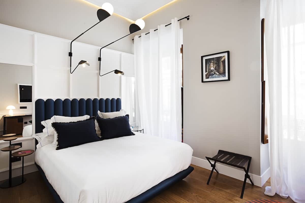 Standard Double or Twin Room | Premium bedding, in-room safe, blackout curtains, iron/ironing board