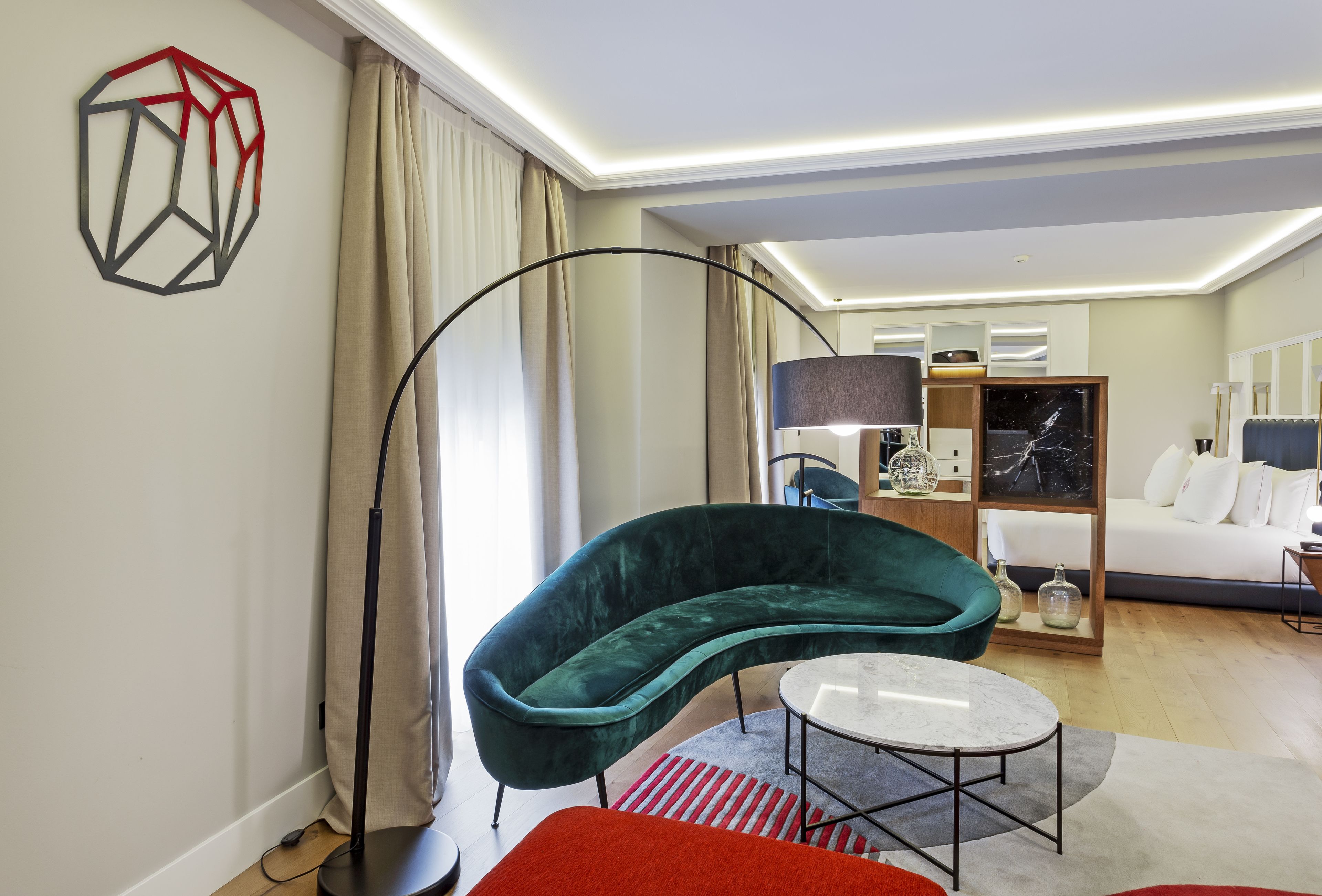 suite | premium bedding, in-room safe, blackout curtains, iron/ironing board