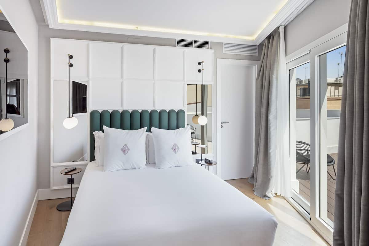 Double Room, Terrace | Premium bedding, in-room safe, blackout curtains, iron/ironing board