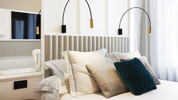 Economy tweepersoonskamer | Luxe beddengoed, een kluis op de kamer, verduisterende gordijnen