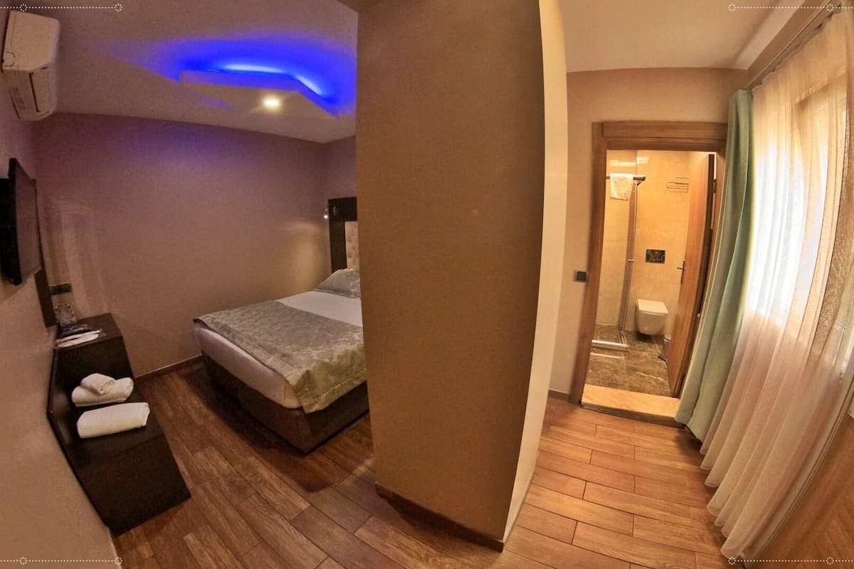 economy room without balcony ground floor | 1 bedroom, soundproofing, free wifi, bed sheets
