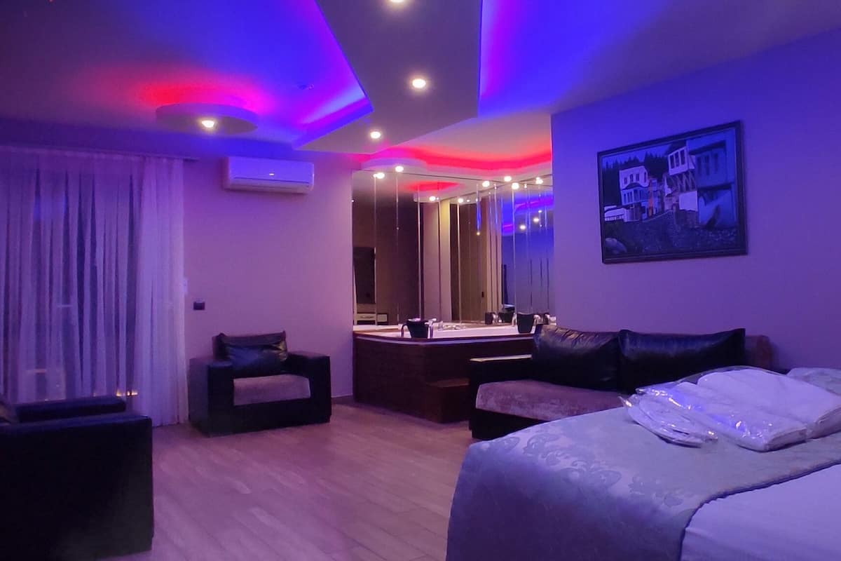 Jakuzili Bahce Kati Deluxe Oda | Schallisolierte Zimmer, kostenloses WLAN, Bettwäsche