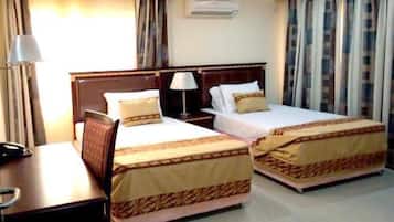 1 bedroom, premium bedding, in-room safe, desk