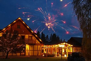 Front of property – evening/night - Verenas Parkhotel (Löffingen)
