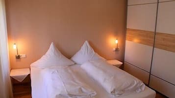 Classic Triple Room, Non Smoking, Park View | 1 bedroom, premium bedding, in-room safe, desk