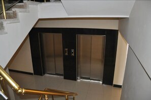 Hallway - Es Güven Suit Apart Mevlana (Konya)