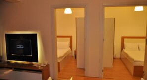 Apartment, 2 Bedrooms | 2 bedrooms, desk, iron/ironing board, free WiFi - Es Güven Suit Apart Mevlana (Konya)