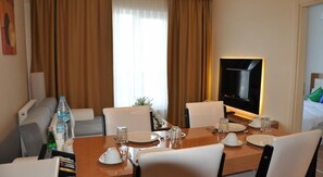 Apartment, 2 Bedrooms | In-room dining - Es Güven Suit Apart Mevlana (Konya)
