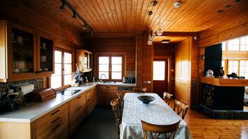 Vila, 5 kamar tidur | Makan di kamar