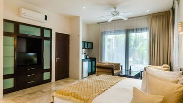 Romantic Studio Suite, Ground Floor | Premium bedding, in-room safe, individually decorated
