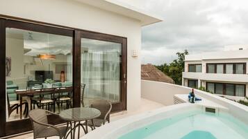 Panorama penthouse, privézwembad | Outdoor spabad