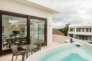Penthouse Panoramique, piscine privée | Bain à remous extérieur