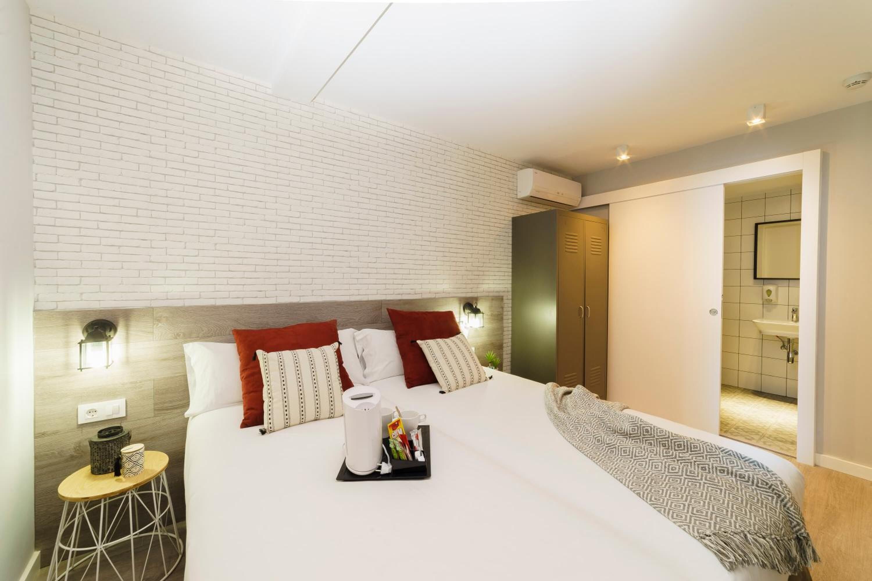 Twin Room (Interior) | Individually decorated, blackout drapes, free WiFi, bed sheets