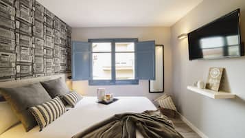 Double Room, 1 Double Bed | Individually decorated, blackout drapes, free WiFi, bed sheets