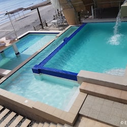 2 outdoor pools