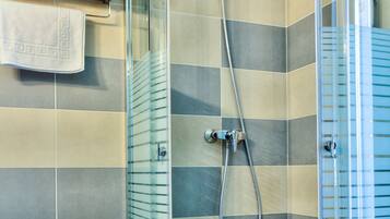 Studio Economy | Shower kamar mandi