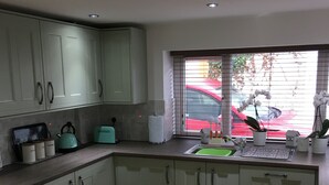 Bishopston House | Private kitchen - Bishopston House (Swansea)