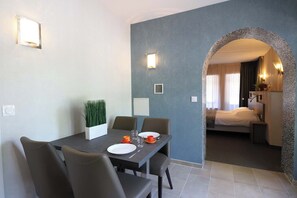 Studio | Individually decorated, individually furnished, desk, blackout curtains