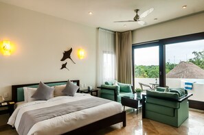 Estudio Deluxe, hidromasaje, vista a la alberca | Ropa de cama hipoalergénica y caja de seguridad en la habitación 