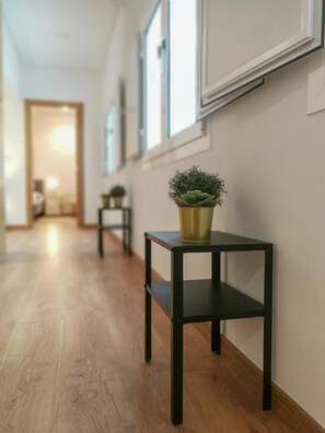 Blackout curtains, iron/ironing board, free WiFi, bed sheets - Castilho 63 - Hostel & Suites (Lisbon)
