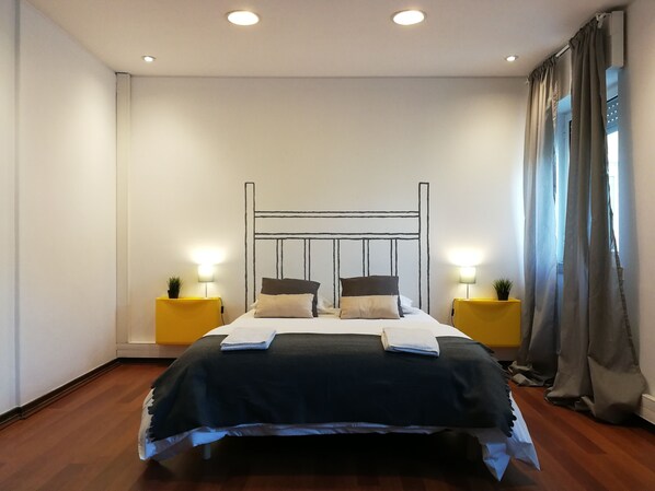 Double Room, Shared Bathroom | Blackout curtains, iron/ironing board, free WiFi, bed sheets