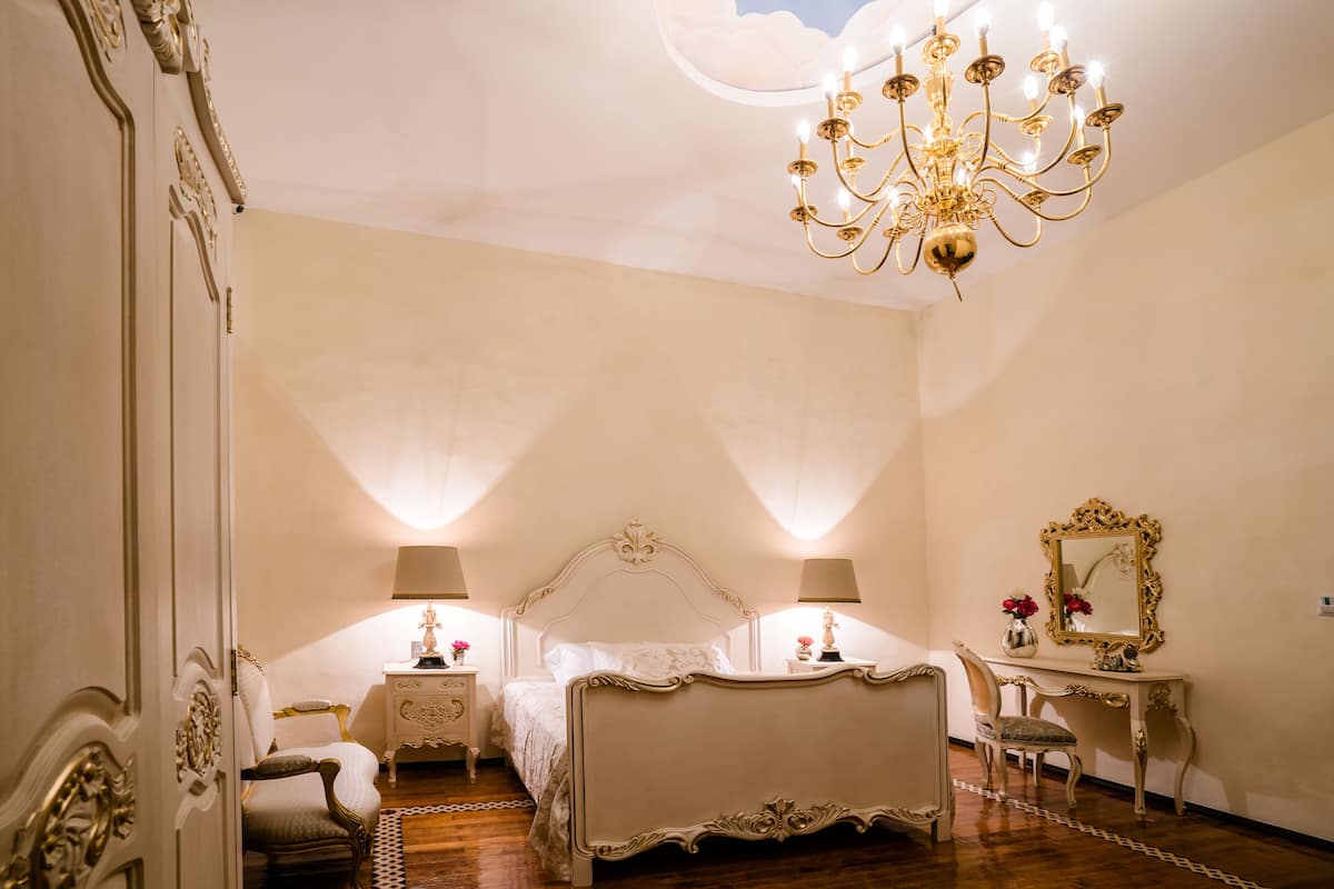 In-room safe, desk, free WiFi, bed sheets