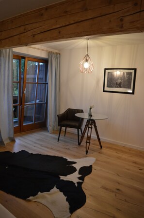 アパートメント 1 ベッドルーム バルコニー マウンテンビュー (Hirschkopf) | リビング エリア | 薄型テレビ