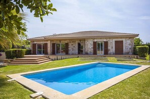 Outdoor pool - Finca S'Ubac (Sa Pobla)