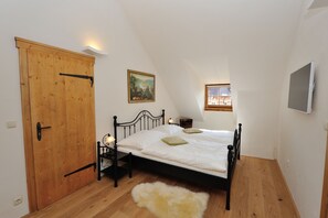 Comfort Apartment, 1 Bedroom | 1 bedroom, premium bedding, minibar, desk