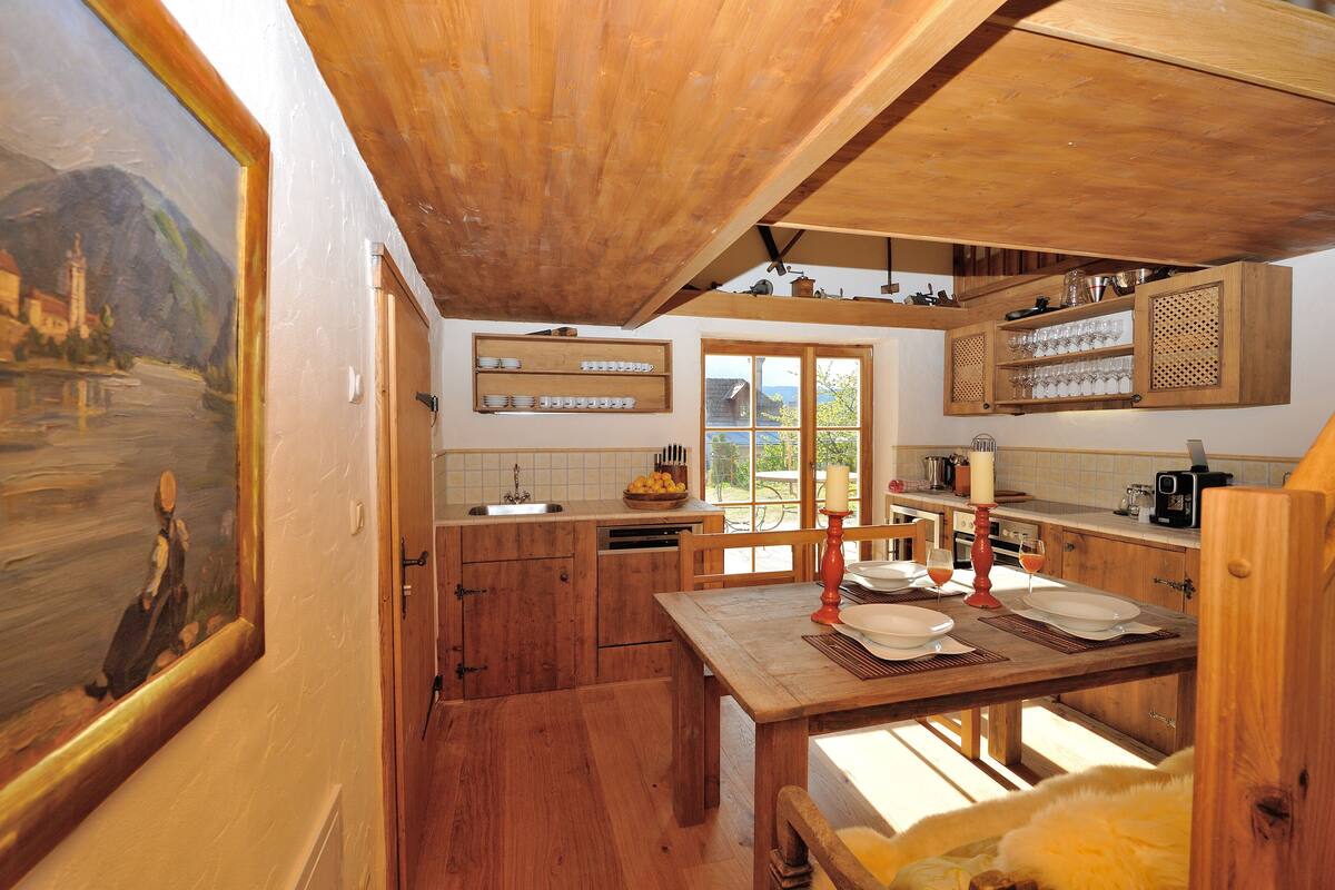 Ferienwohnung 1 | ครัวส่วนตัว | เครื่องชงกาแฟเอสเปรสโซ, ตู้เย็น, เตาอบ, เตาประกอบอาหาร