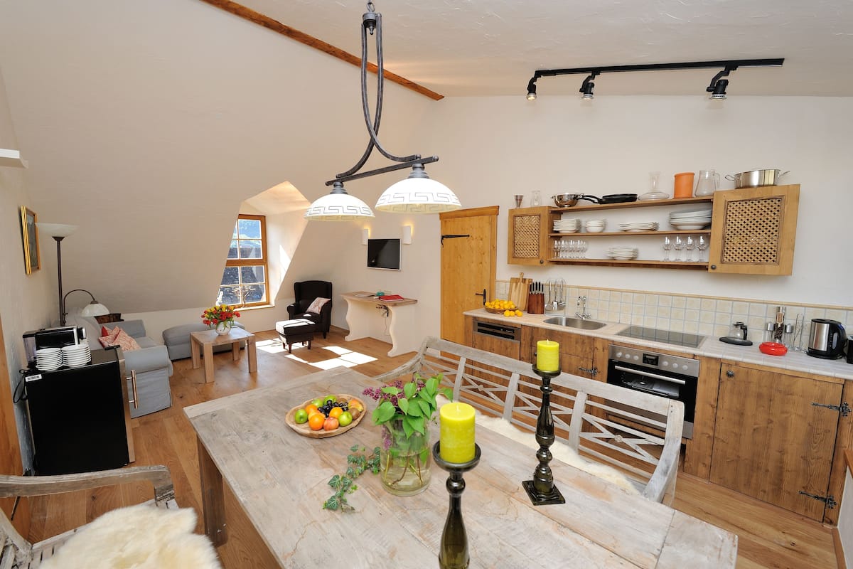 Ferienwohnung 2 | ครัวส่วนตัว | เครื่องชงกาแฟเอสเปรสโซ, ตู้เย็น, เตาอบ, เตาประกอบอาหาร
