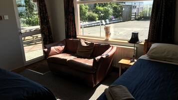 Ropa de cama y acceso para silla de ruedas