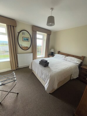 Bed sheets, wheelchair access - Carnside Guest House (Bushmills)