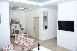 Rustic Apartment | Premium bedding, soundproofing, iron/ironing board, free WiFi - Wukovic apartments (Tivat)