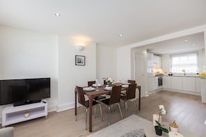 In-room dining - Urban Chic - Covent Garden (London)