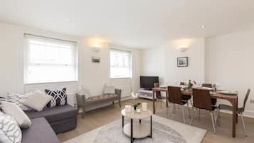 Apartment | Wohnbereich | Flachbildfernseher