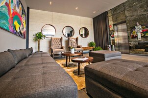 Sala de estar en el lobby