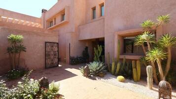 Deluxe Villa, Golf View | Terrace/patio