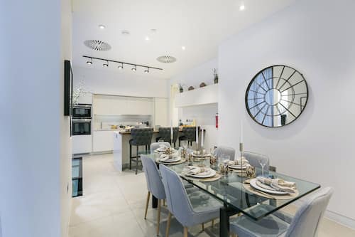 Deluxe Apartment | In-room dining