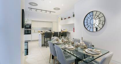 Urban Chic - Chiltern and Baker