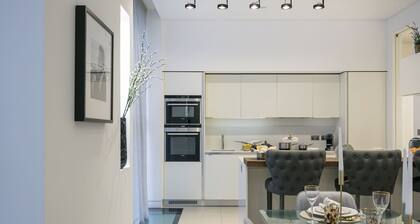 Urban Chic - Chiltern and Baker