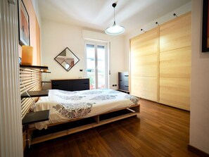Apartment, Kitchen | 2 bedrooms, desk, iron/ironing board, free cribs/infant beds - Lussuosa Dimora Fiumara (Genoa)