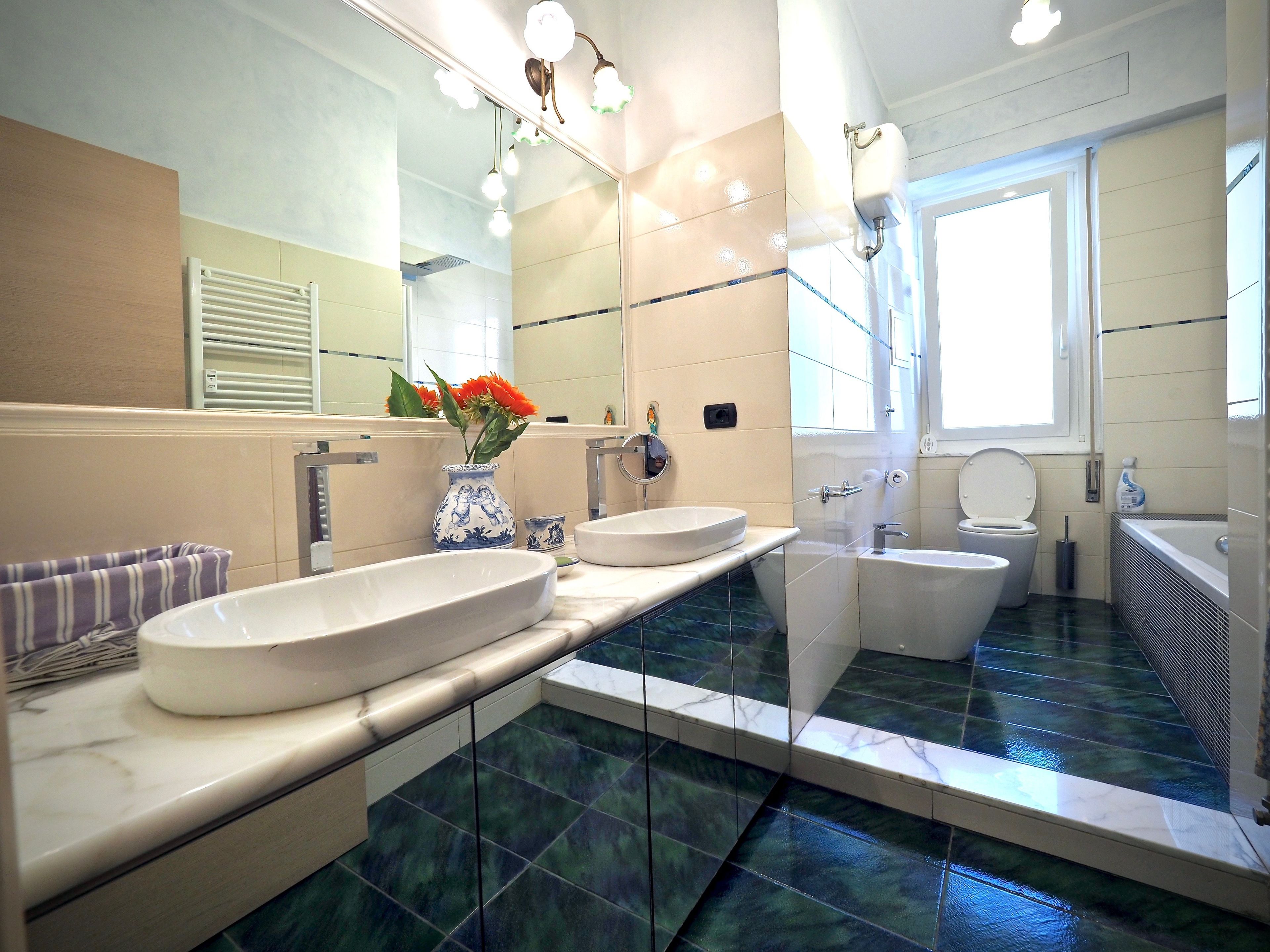 Apartment, Kitchen | Bathroom | Free toiletries, towels