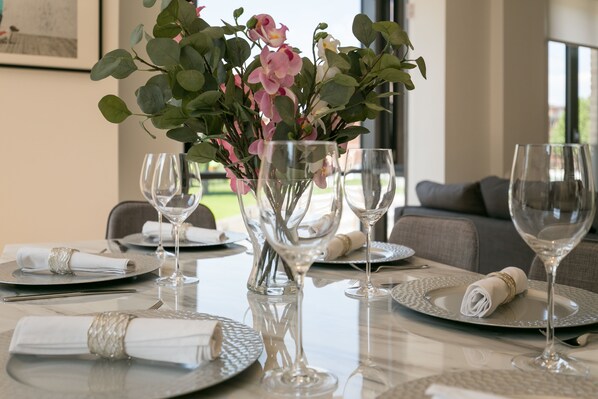 In-room dining - Urban Chic - Portobello (London)