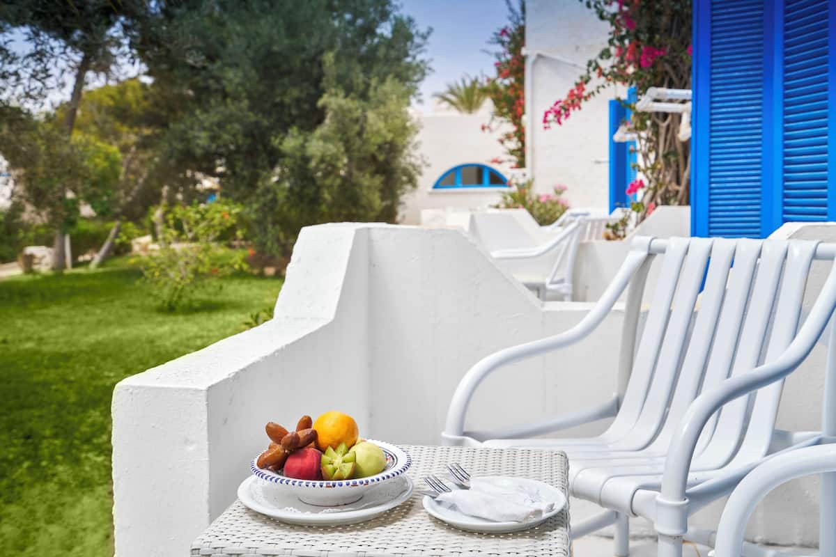 Minibar, in-room safe, free WiFi, bed sheets