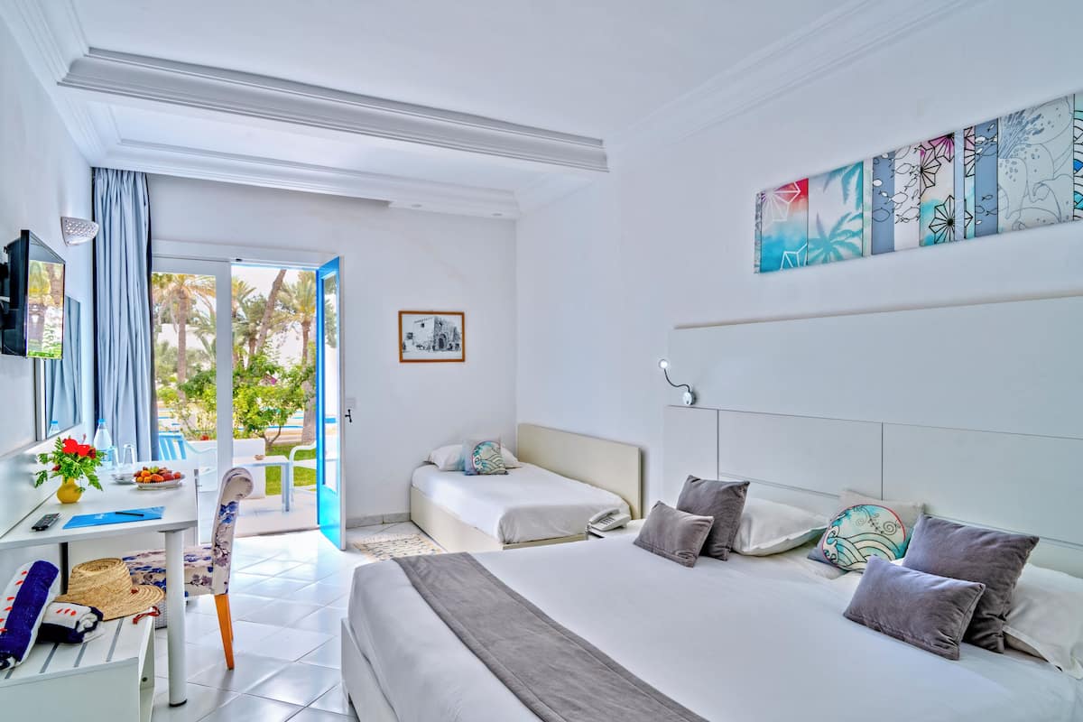 Minibar, in-room safe, free WiFi, bed sheets