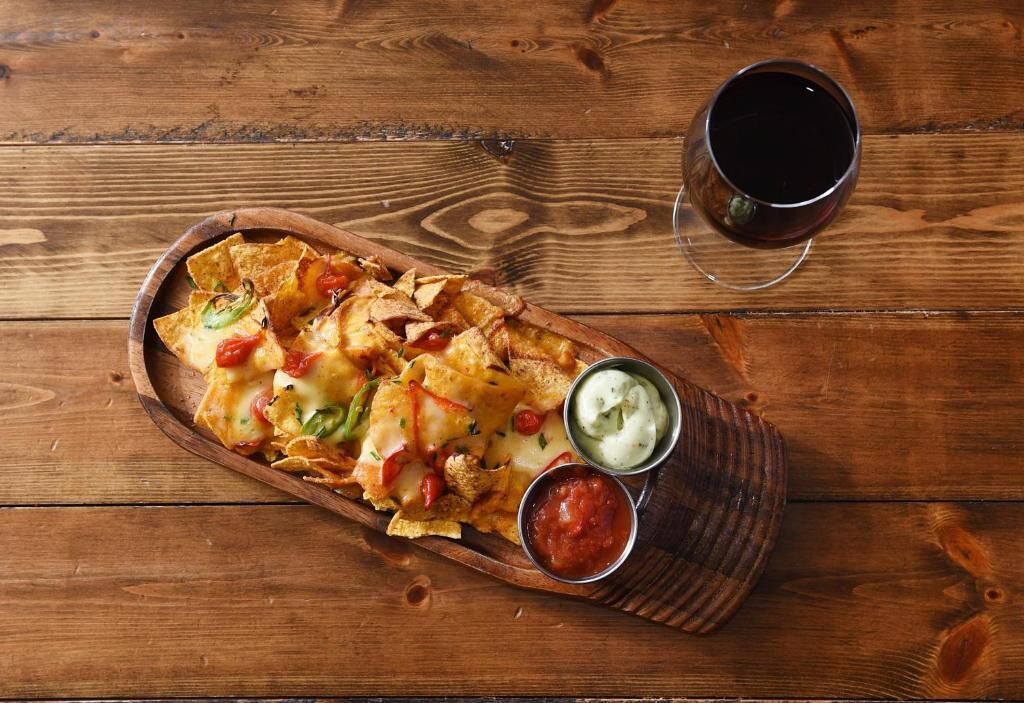 2 restaurants, breakfast served